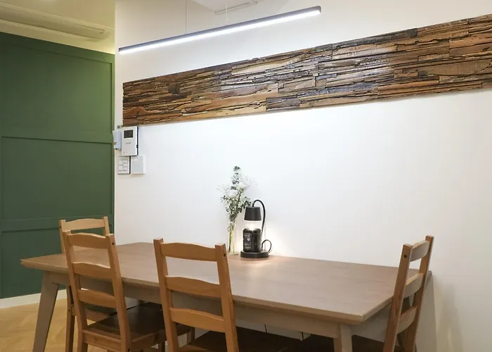홍대 햇살 가득한 집 프라이빗 단독층 35평 방4,욕실2,거실2,최대10인,단체,가족,승강기,주차,짐 보관 Appartement